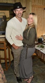 LeAnn Rimes feet photo thumbnail