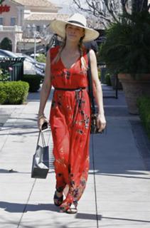 LeAnn Rimes feet photo thumbnail