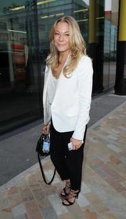 LeAnn Rimes feet photo thumbnail