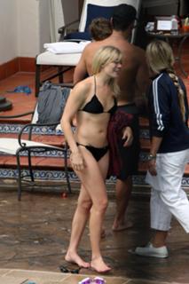 LeAnn Rimes feet photo thumbnail