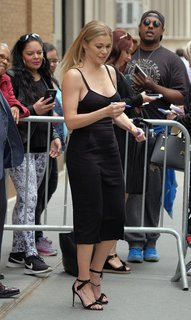 LeAnn Rimes feet photo thumbnail