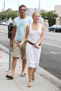 LeAnn Rimes feet photo thumbnail