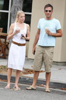 LeAnn Rimes feet photo thumbnail