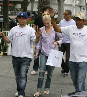 LeAnn Rimes feet photo thumbnail