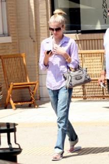 LeAnn Rimes feet photo thumbnail