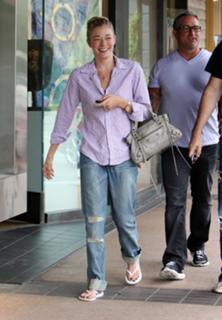 LeAnn Rimes feet photo thumbnail