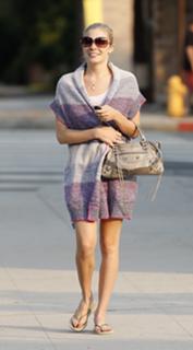 LeAnn Rimes feet photo thumbnail