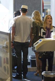 LeAnn Rimes feet photo thumbnail