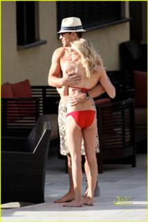 LeAnn Rimes feet photo thumbnail