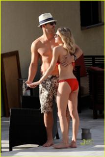 LeAnn Rimes feet photo thumbnail