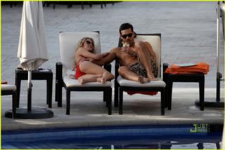 LeAnn Rimes feet photo thumbnail