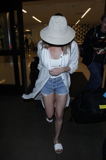 LeAnn Rimes feet photo thumbnail