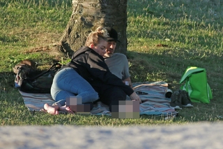LeAnn Rimes feet photo thumbnail