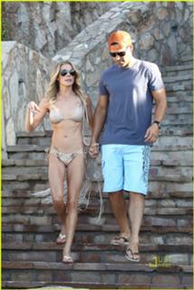 LeAnn Rimes feet photo thumbnail