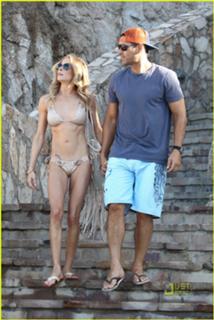 LeAnn Rimes feet photo thumbnail