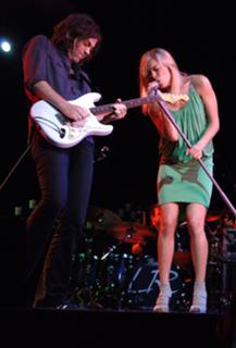 LeAnn Rimes feet photo thumbnail