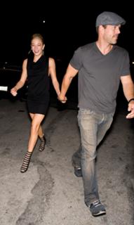 LeAnn Rimes feet photo thumbnail