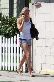 LeAnn Rimes feet photo thumbnail