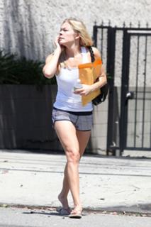 LeAnn Rimes feet photo thumbnail