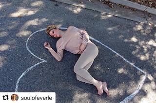 LeAnn Rimes feet photo thumbnail