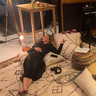 LeAnn Rimes feet photo thumbnail