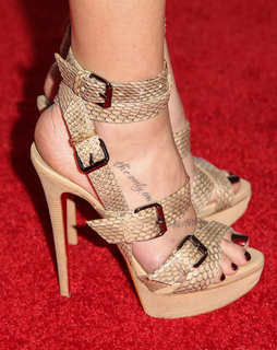 LeAnn Rimes feet photo thumbnail