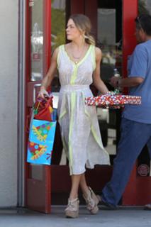 LeAnn Rimes feet photo thumbnail