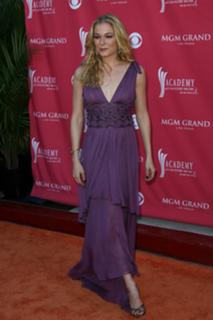 LeAnn Rimes feet photo thumbnail