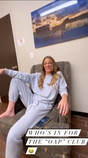 LeAnn Rimes feet photo thumbnail