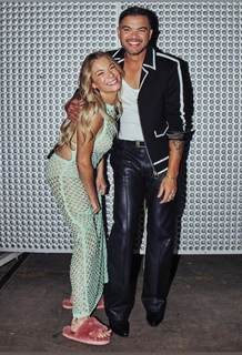 LeAnn Rimes feet photo thumbnail