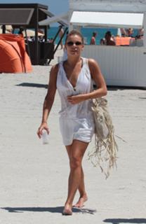 LeAnn Rimes feet photo thumbnail