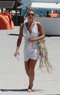 LeAnn Rimes feet photo thumbnail