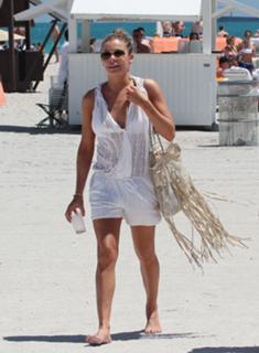 LeAnn Rimes feet photo thumbnail