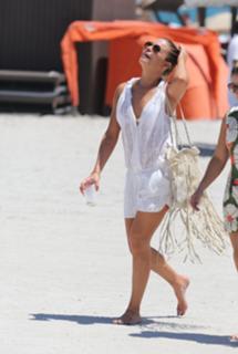 LeAnn Rimes feet photo thumbnail