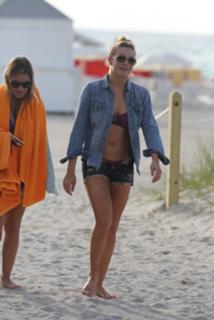 LeAnn Rimes feet photo thumbnail