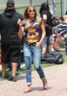 LeAnn Rimes feet photo thumbnail