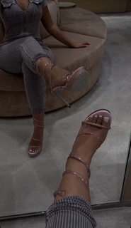 Lea Mary feet photo 5
