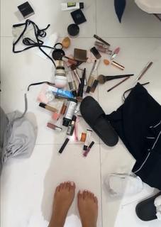 Lea Mary feet photo 3