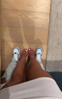 Lea Mary feet photo 1