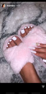 Lea Mary feet photo 14
