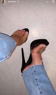 Lea Mary feet photo 16