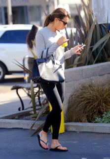 Lea Michele feet photo thumbnail