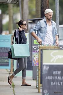 Lea Michele feet photo thumbnail