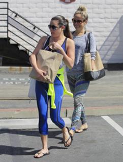 Lea Michele feet photo thumbnail