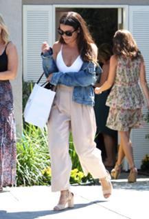 Lea Michele feet photo thumbnail