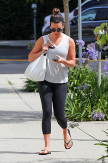 Lea Michele feet photo thumbnail