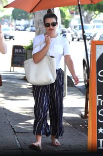 Lea Michele feet photo thumbnail