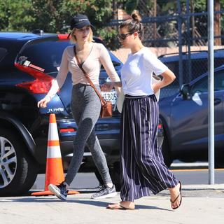 Lea Michele feet photo thumbnail