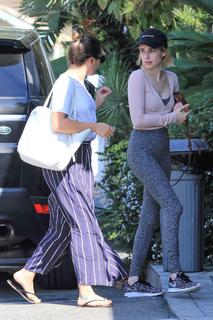 Lea Michele feet photo thumbnail