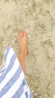 Lea Michele feet photo thumbnail